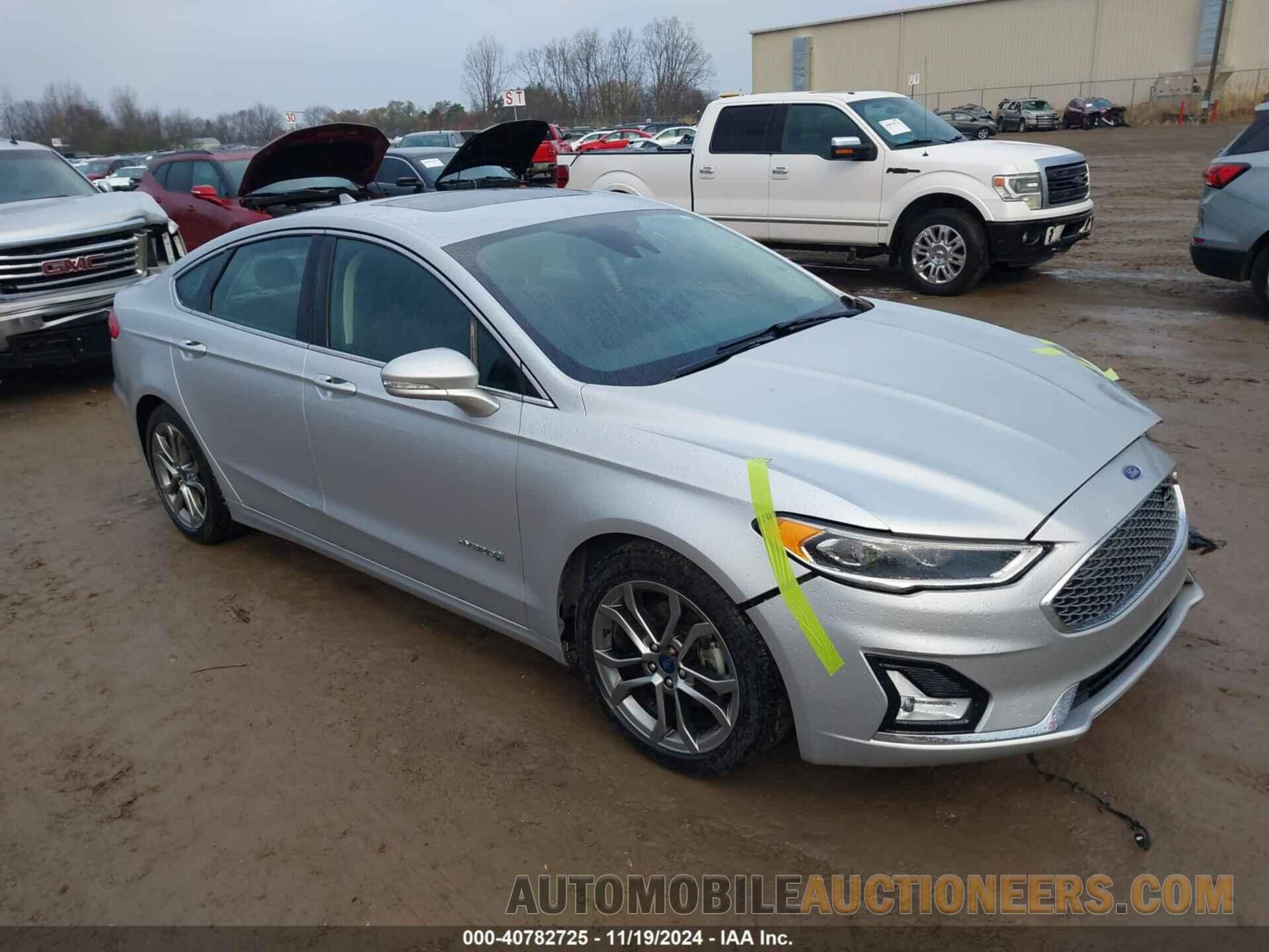 3FA6P0RU2KR197449 FORD FUSION HYBRID 2019