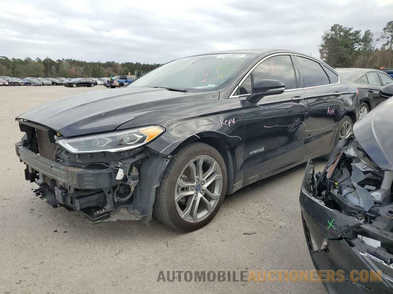 3FA6P0RU3KR138880 FORD FUSION 2019