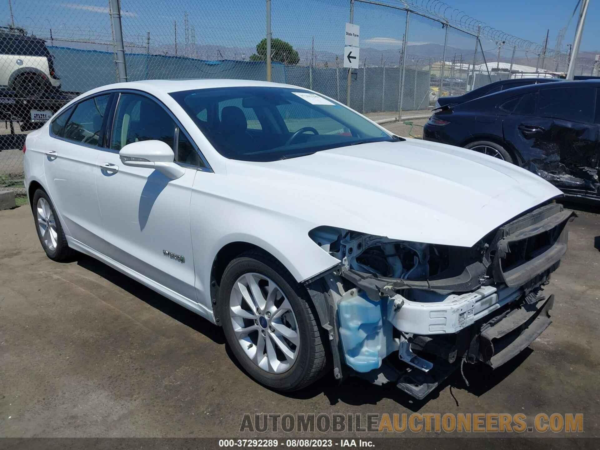 3FA6P0RU3KR209253 FORD FUSION HYBRID 2019