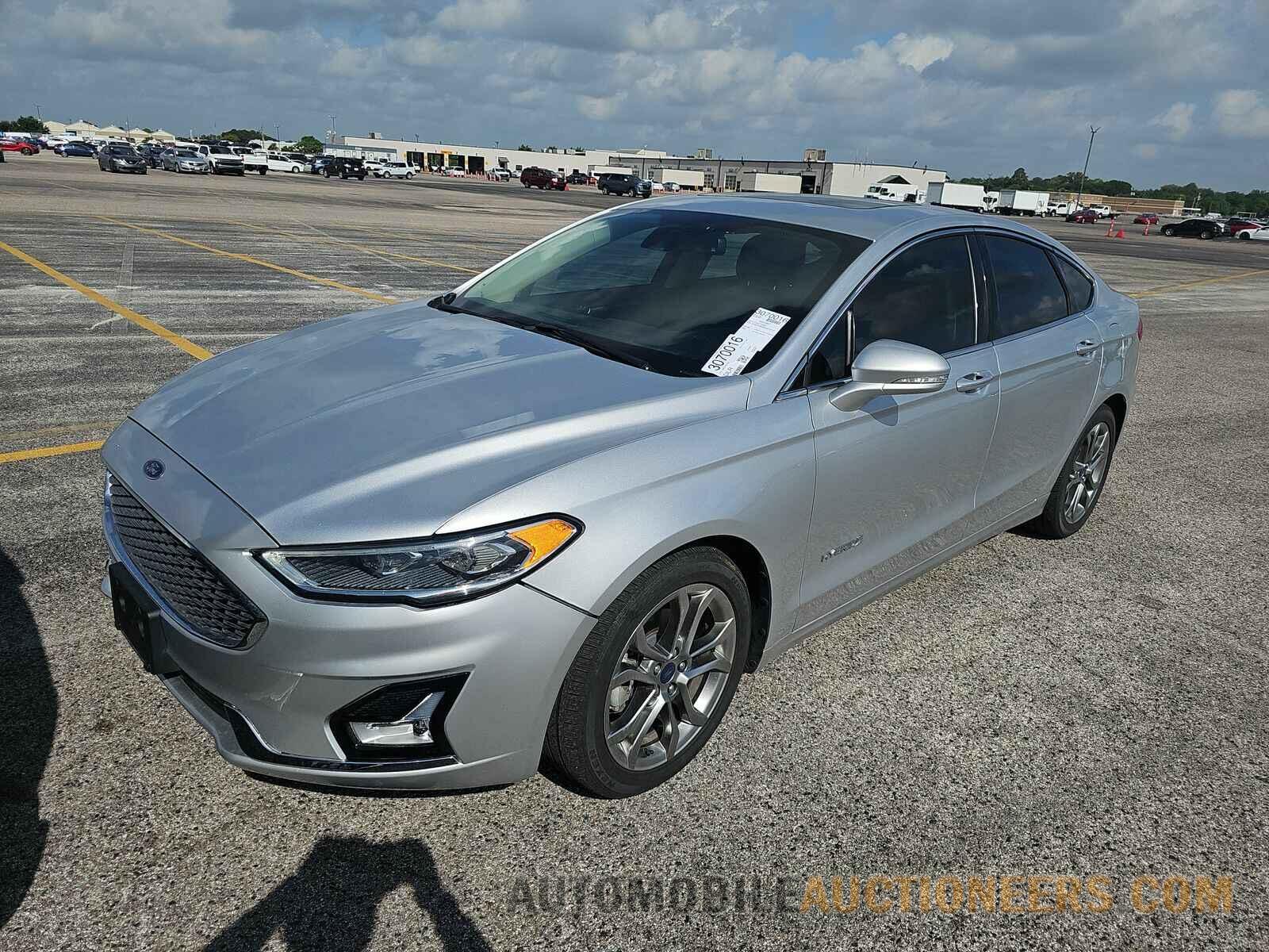 3FA6P0RU3KR273745 Ford Fusion Hybrid 2019