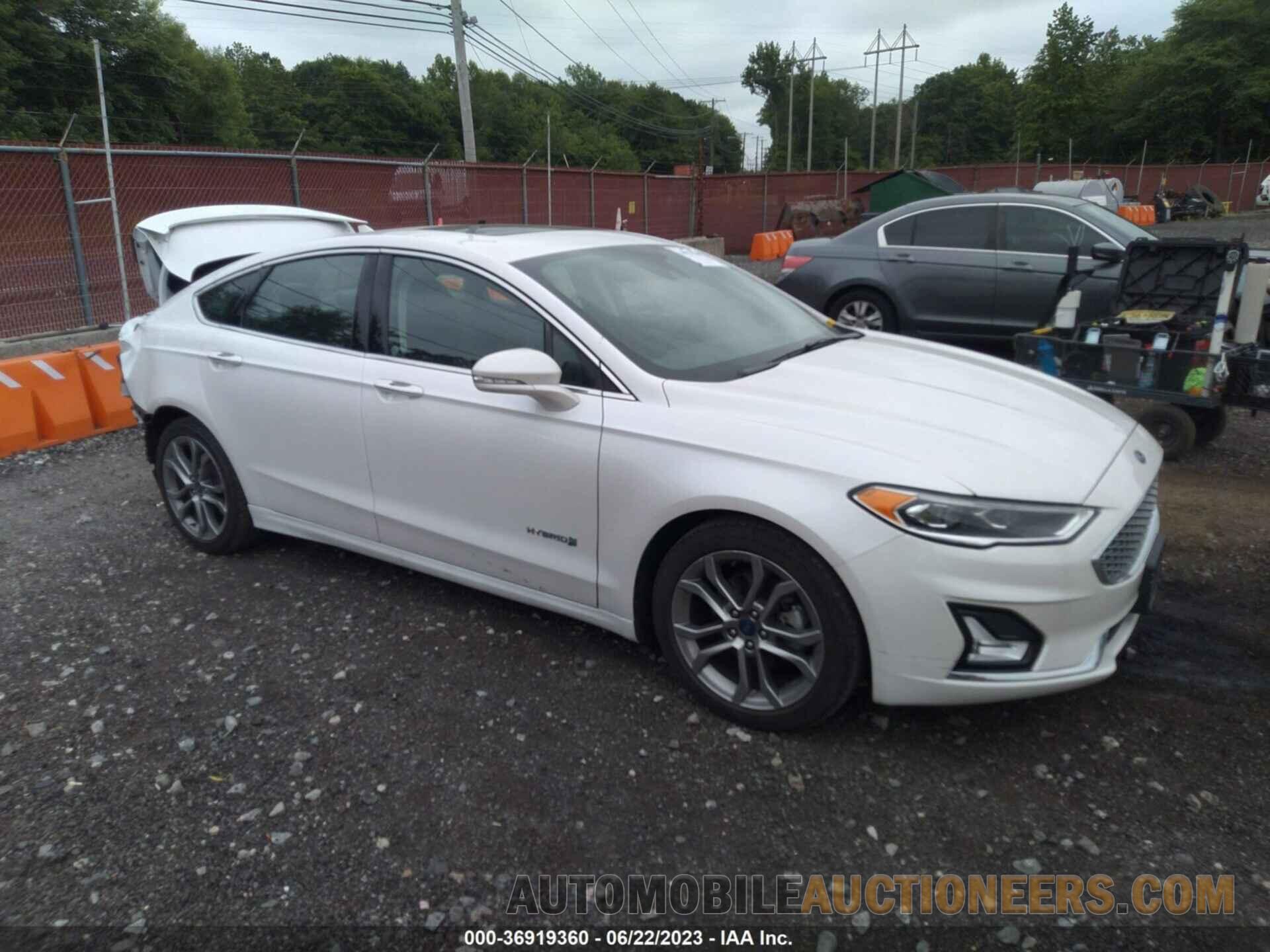 3FA6P0RU4KR158247 FORD FUSION HYBRID 2019