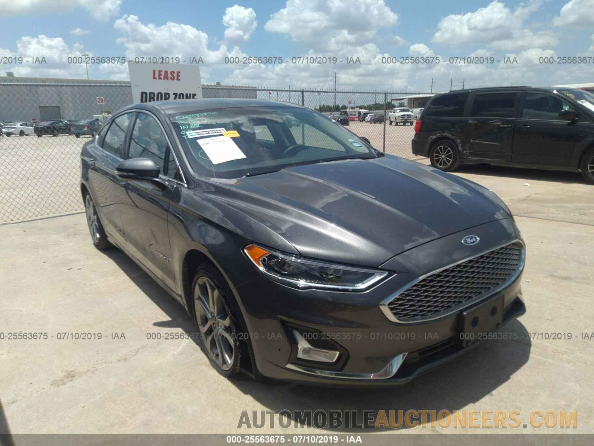 3FA6P0RU5KR141070 FORD FUSION 2019