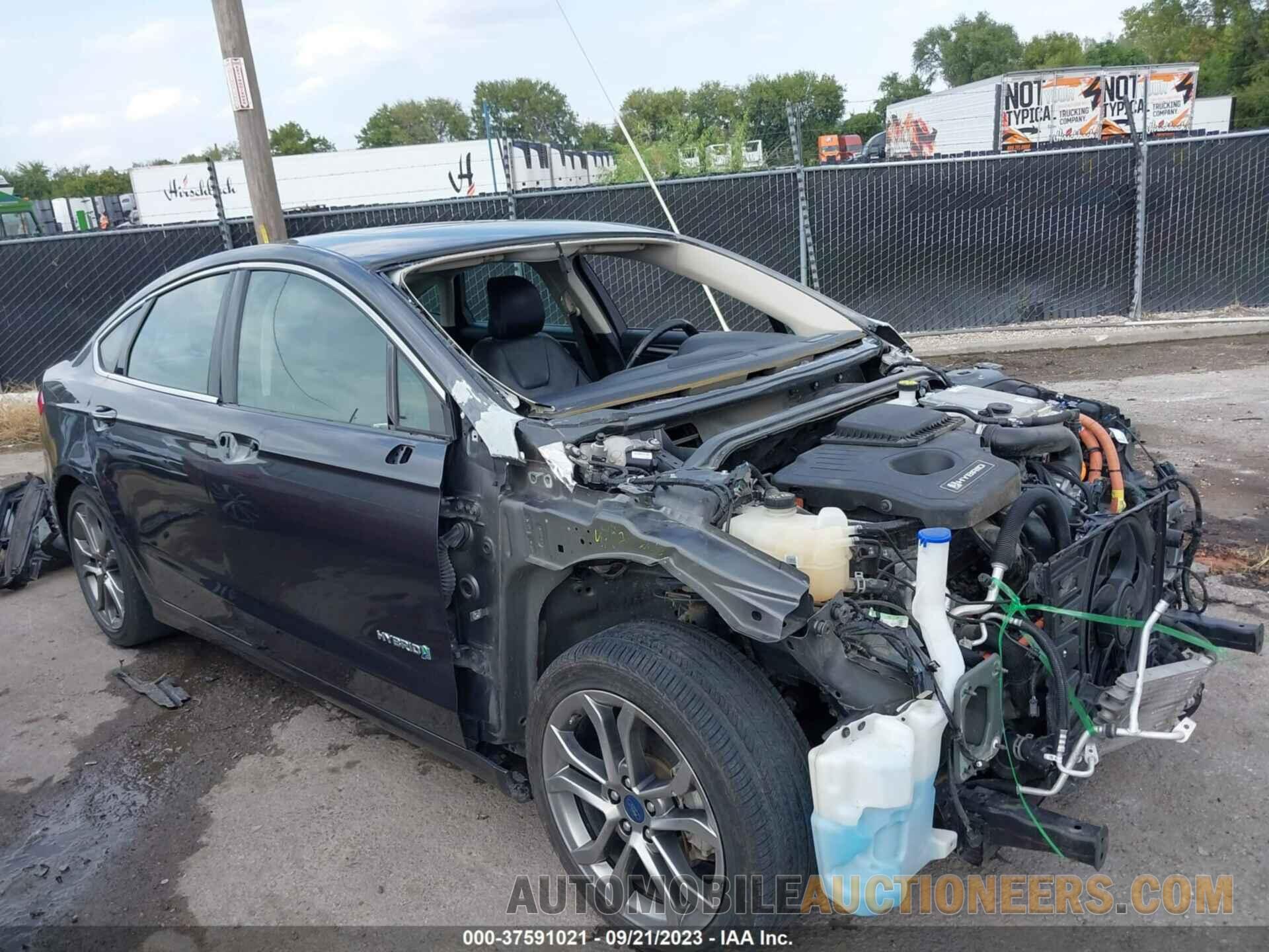 3FA6P0RU5KR188339 FORD FUSION HYBRID 2019