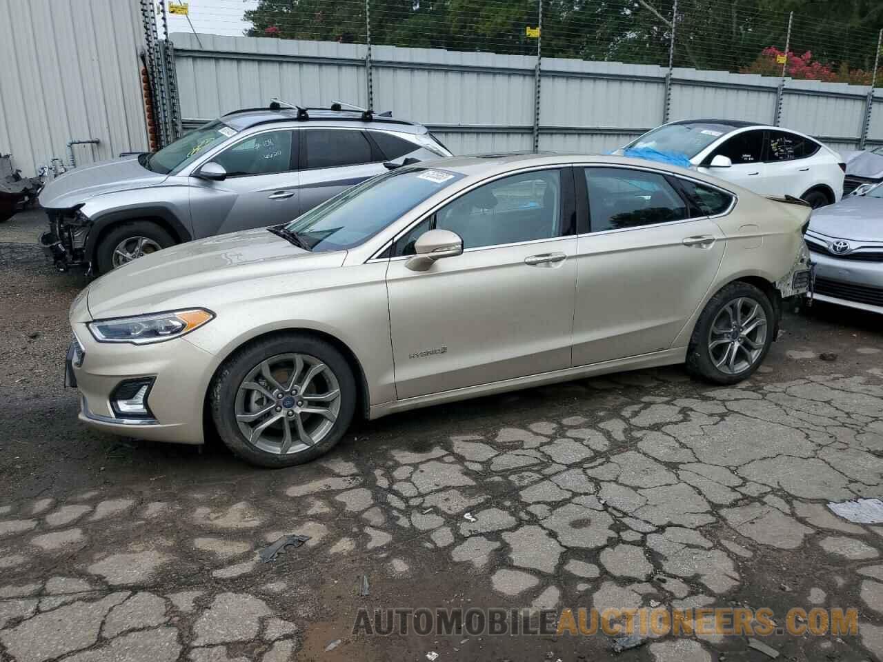 3FA6P0RU5KR273889 FORD FUSION 2019