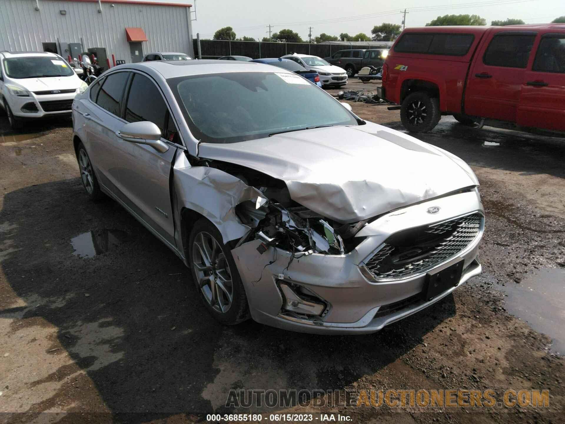 3FA6P0RU7KR109947 FORD FUSION HYBRID 2019