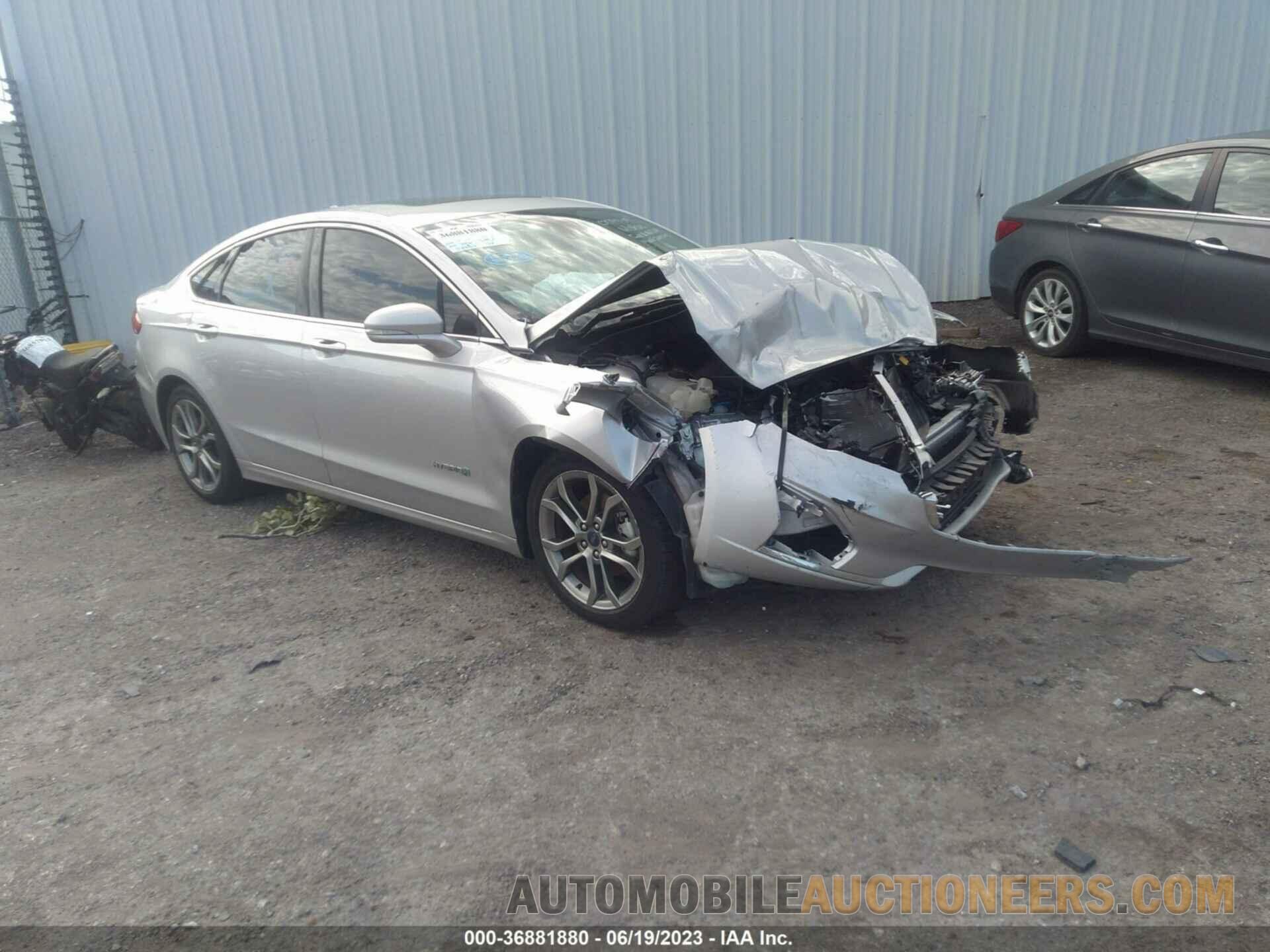 3FA6P0RU7KR261064 FORD FUSION HYBRID 2019