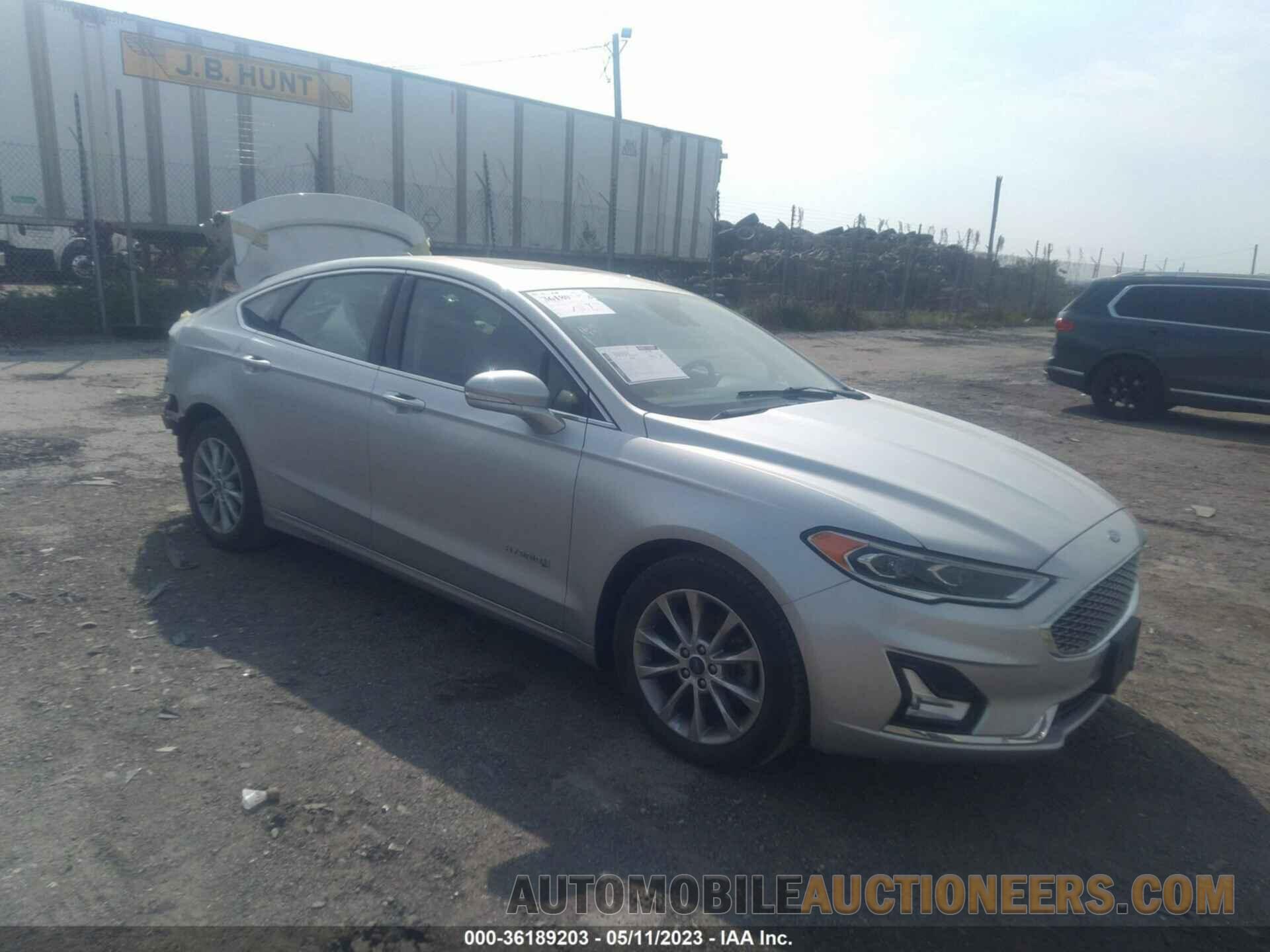 3FA6P0RUXKR117833 FORD FUSION HYBRID 2019