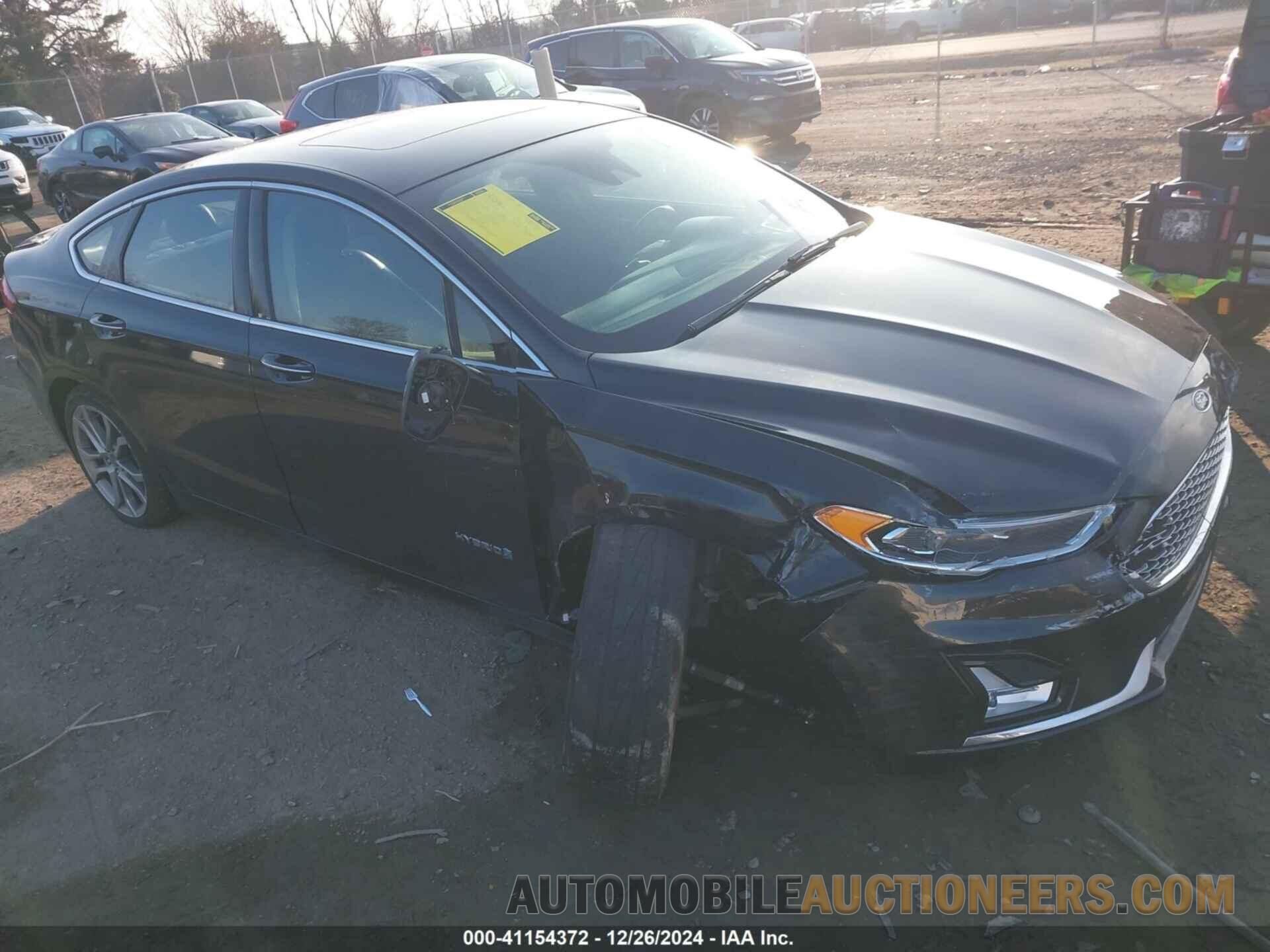 3FA6P0RUXKR138035 FORD FUSION HYBRID 2019