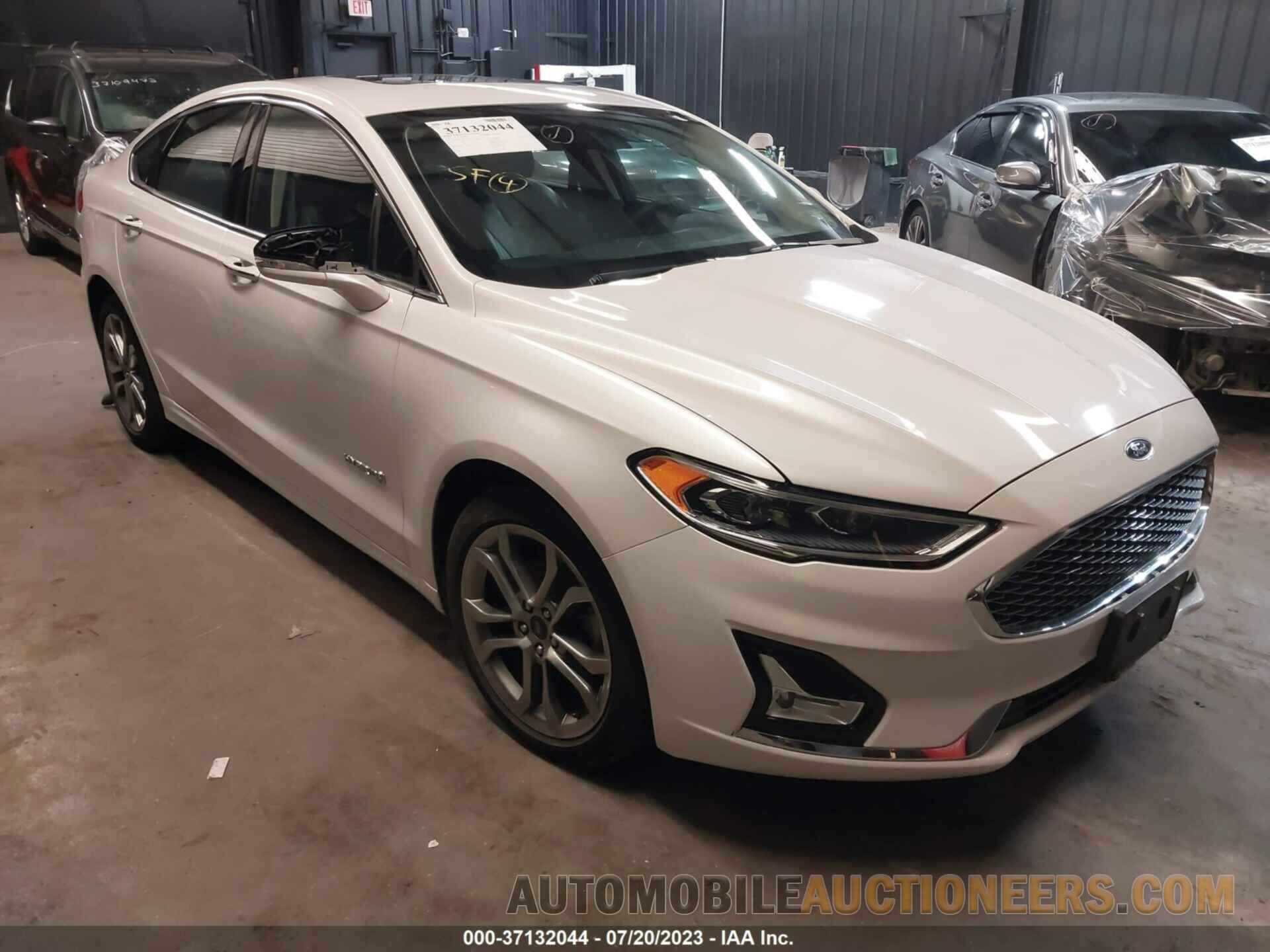 3FA6P0RUXKR157538 FORD FUSION HYBRID 2019