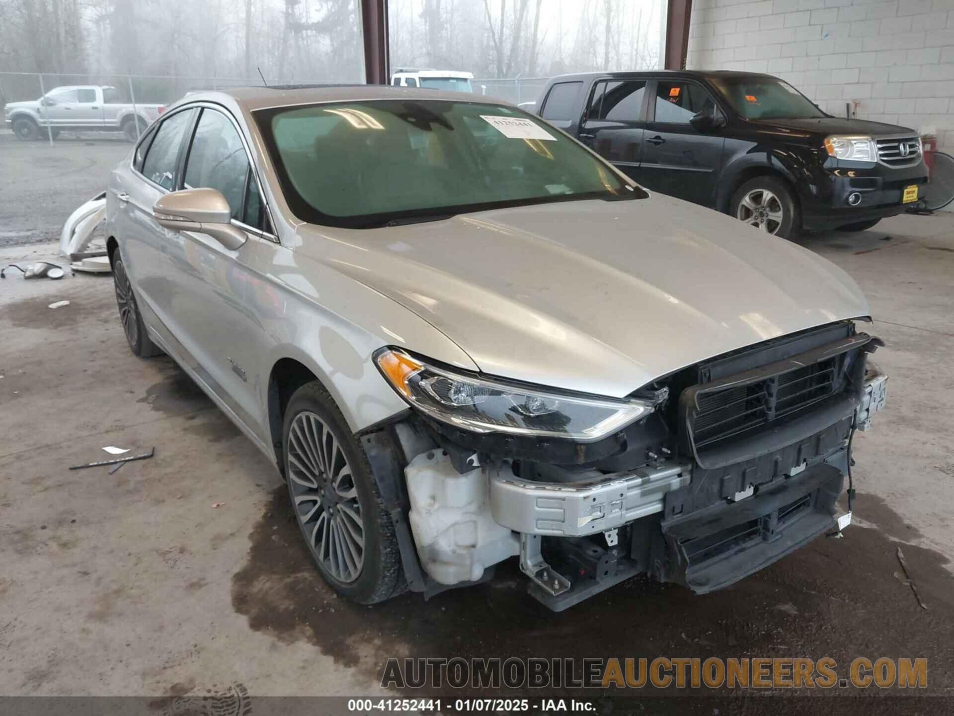 3FA6P0SU0JR123620 FORD FUSION ENERGI 2018