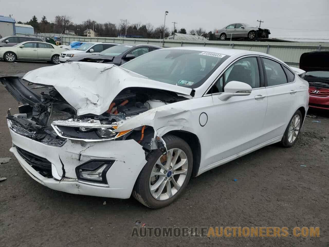 3FA6P0SU0KR107712 FORD FUSION 2019