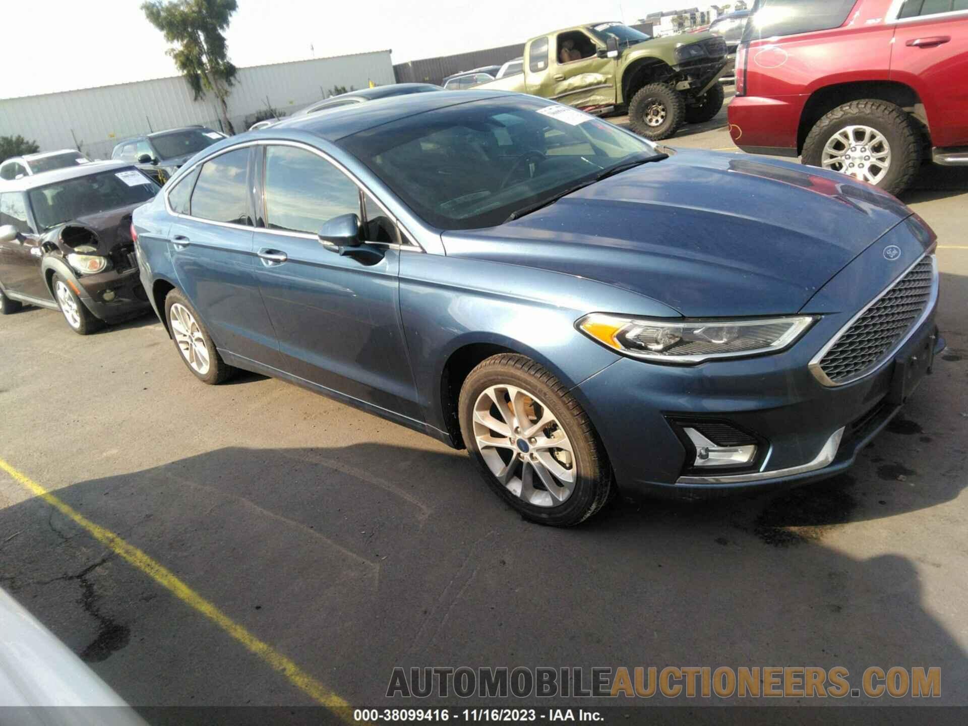 3FA6P0SU0KR176352 FORD FUSION ENERGI 2019