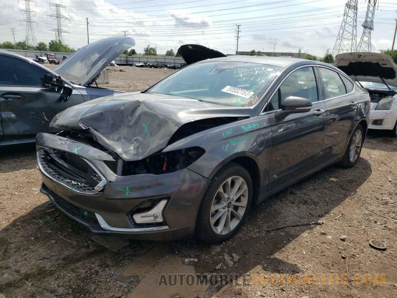 3FA6P0SU0KR228014 FORD FUSION 2019