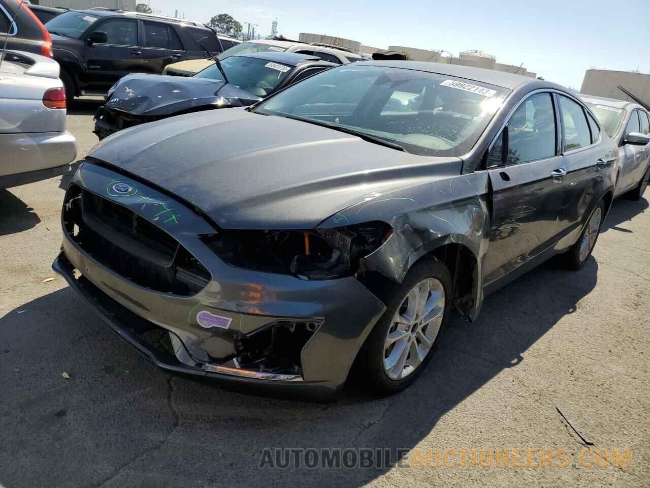 3FA6P0SU1KR178806 FORD FUSION 2019