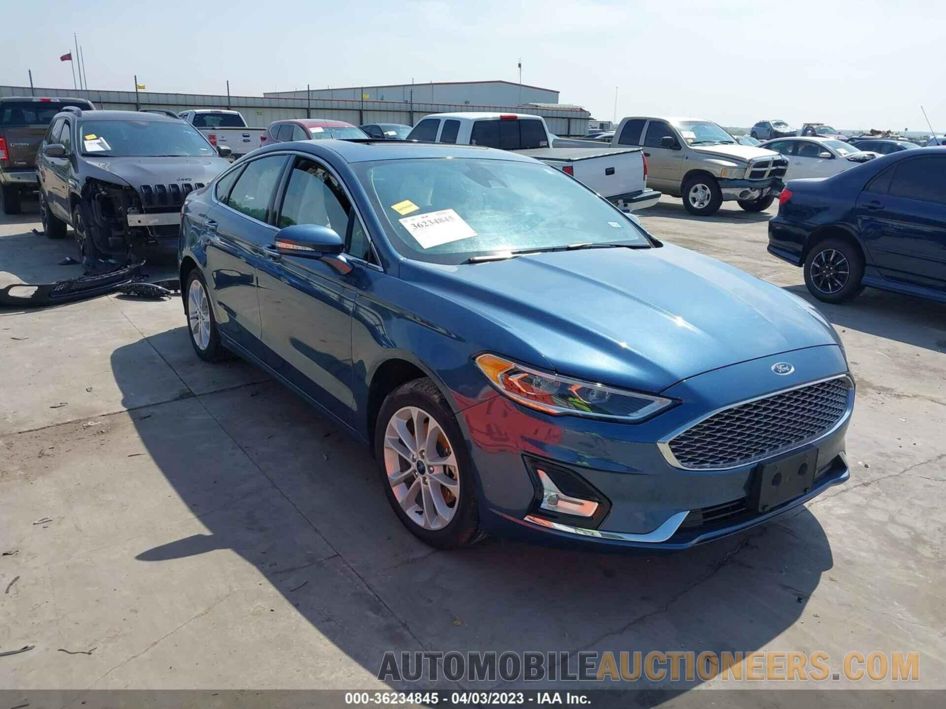 3FA6P0SU1KR190597 FORD FUSION ENERGI 2019