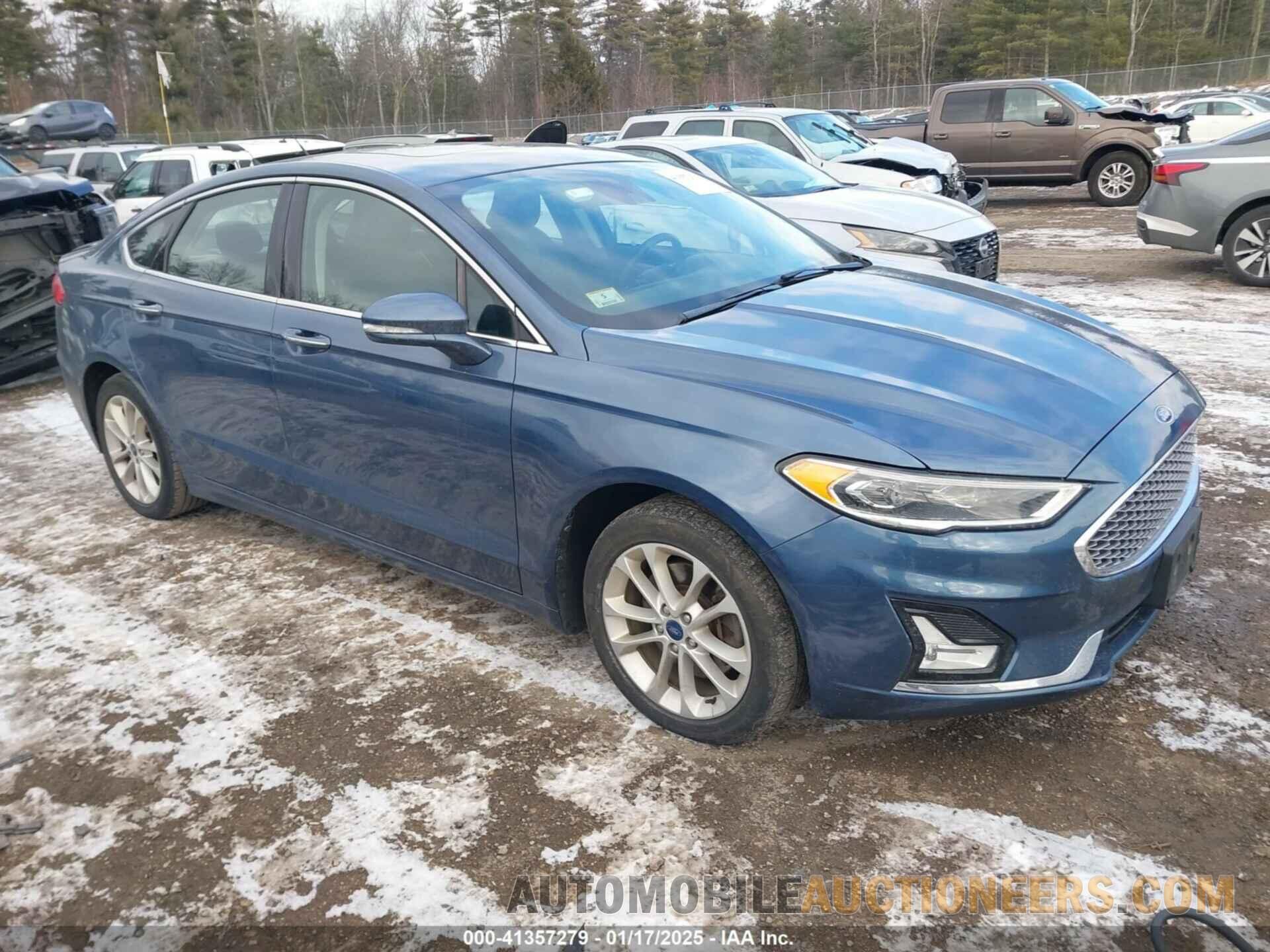 3FA6P0SU1KR228149 FORD FUSION ENERGI 2019