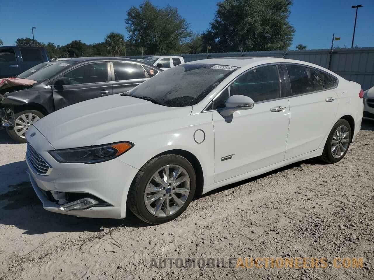 3FA6P0SU2HR238925 FORD FUSION 2017