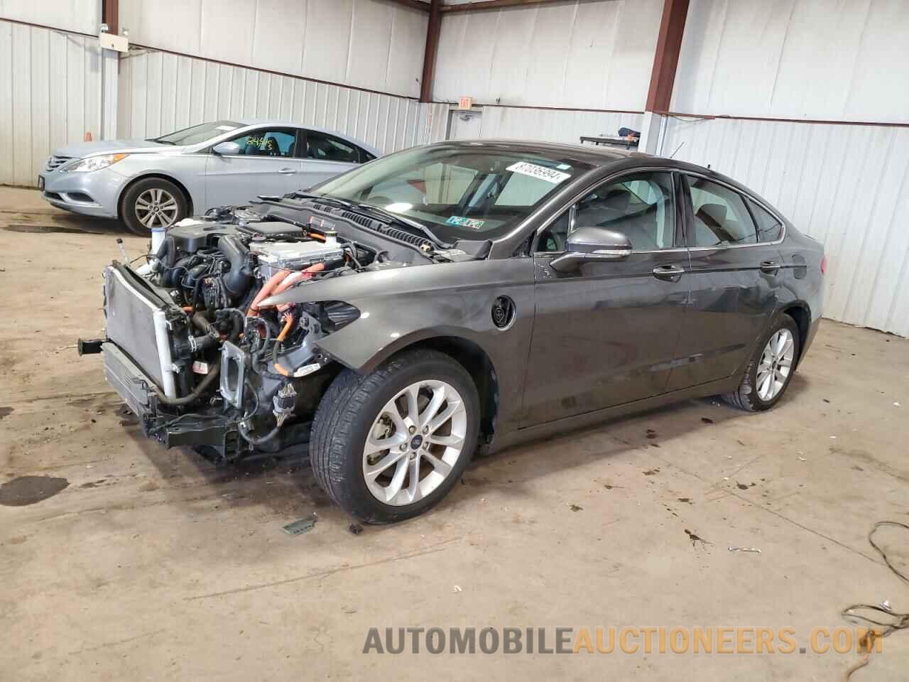 3FA6P0SU2KR213109 FORD FUSION 2019