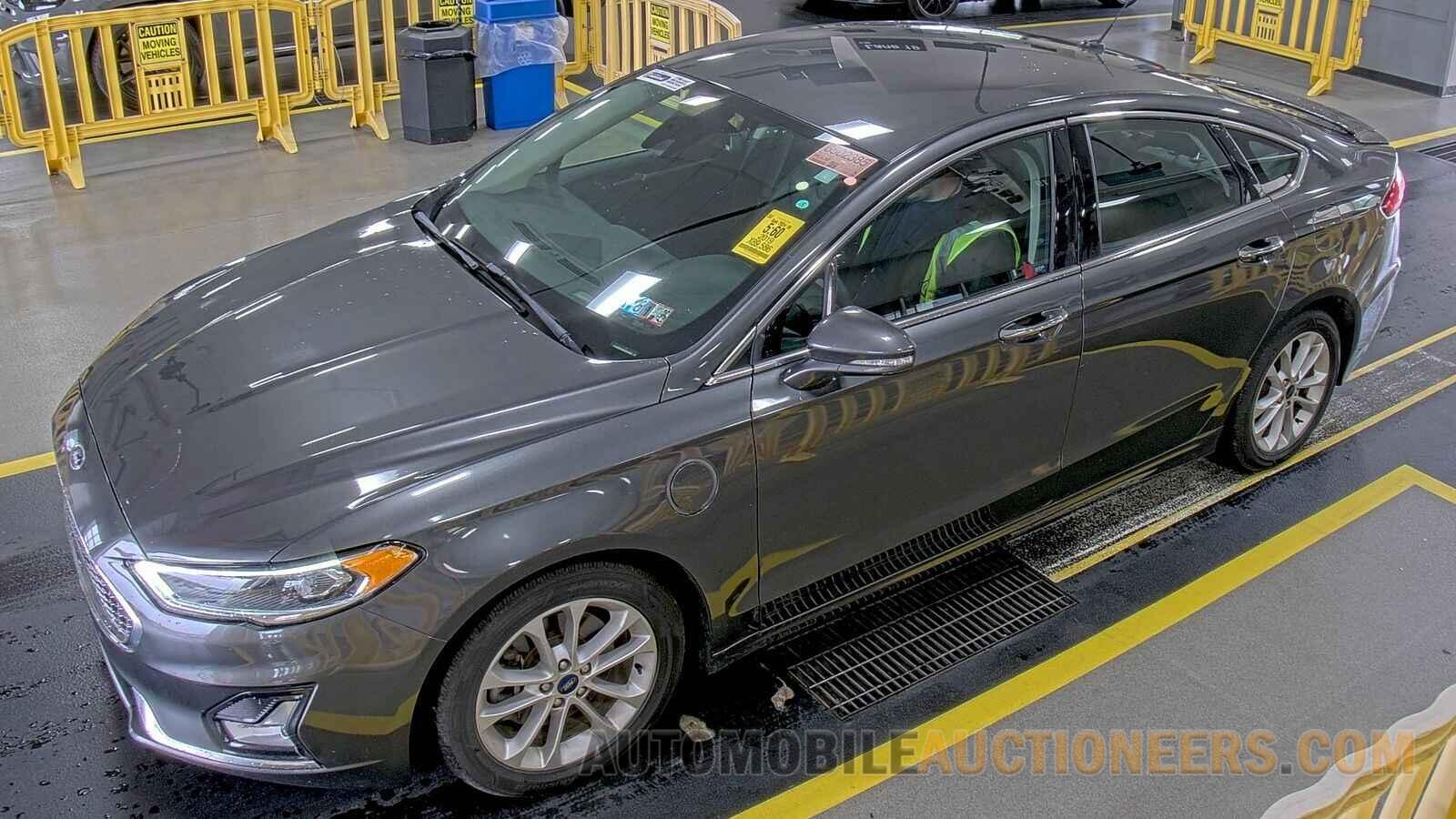 3FA6P0SU2KR245588 Ford Fusion Energi 2019