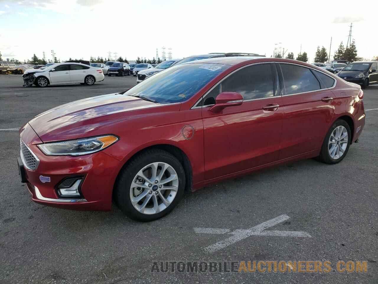 3FA6P0SU2KR251682 FORD FUSION 2019