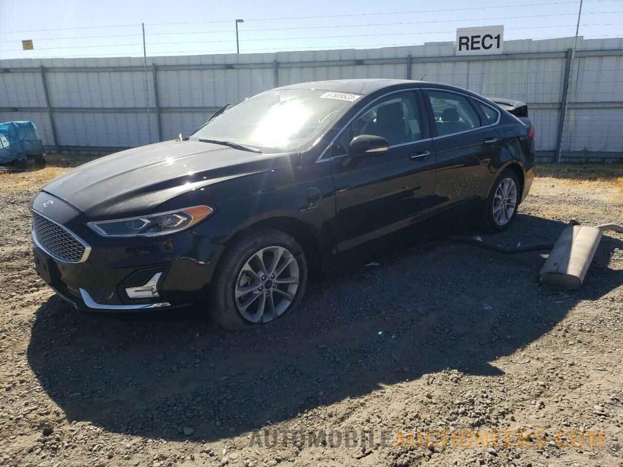 3FA6P0SU2KR252217 FORD FUSION 2019