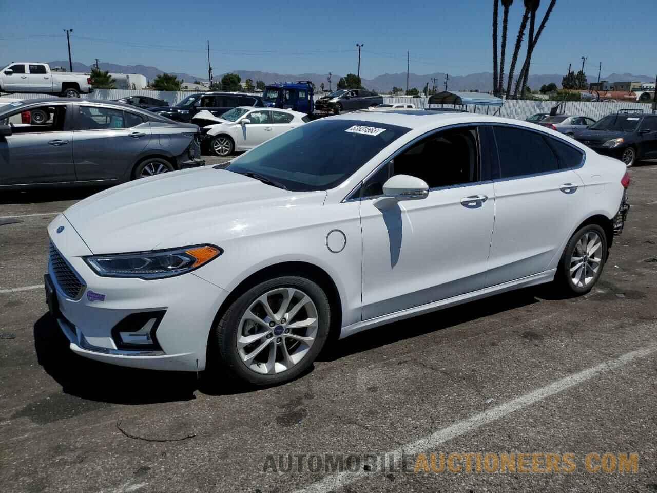 3FA6P0SU2KR286772 FORD FUSION 2019