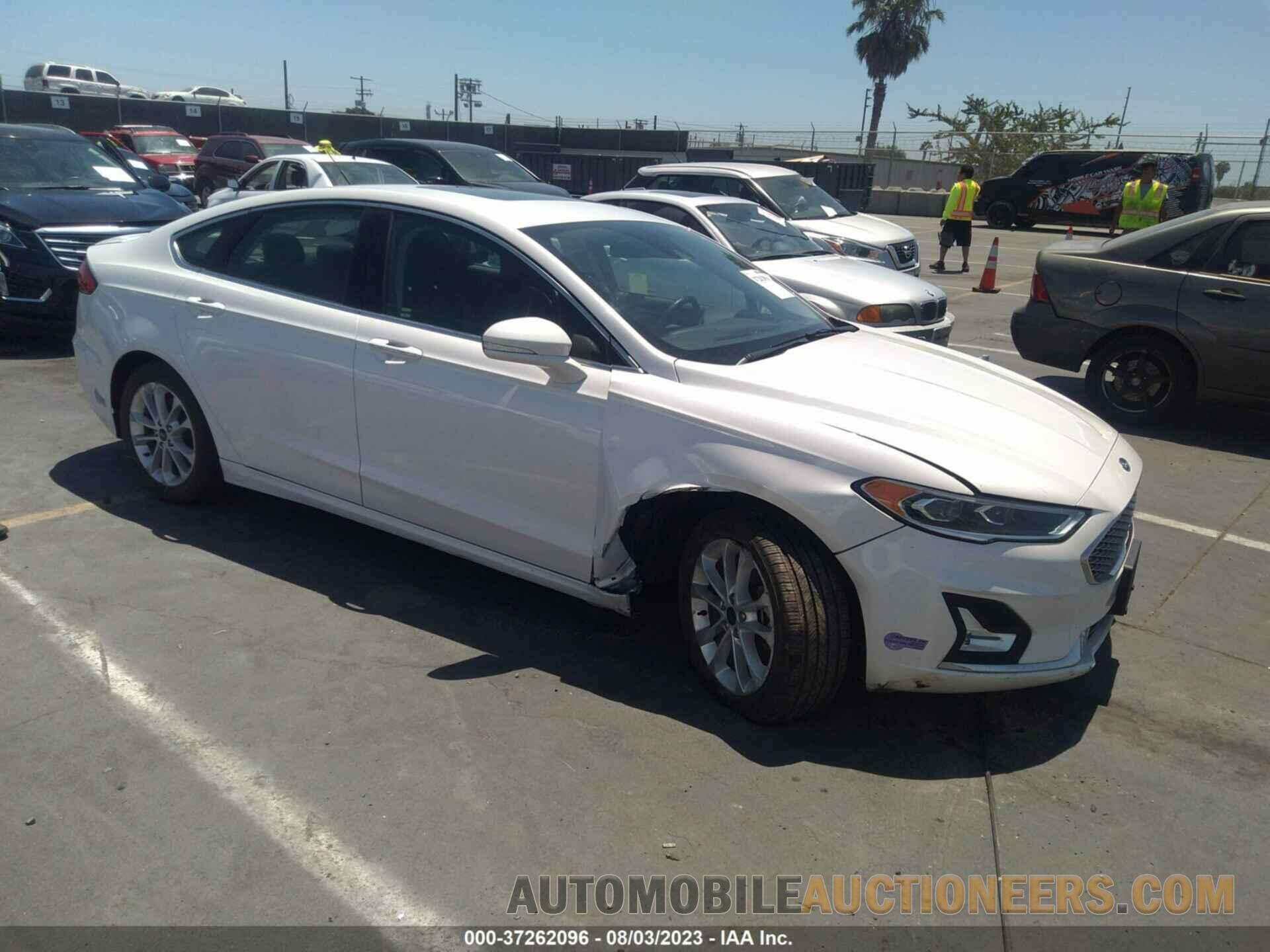 3FA6P0SU3KR174188 FORD FUSION ENERGI 2019