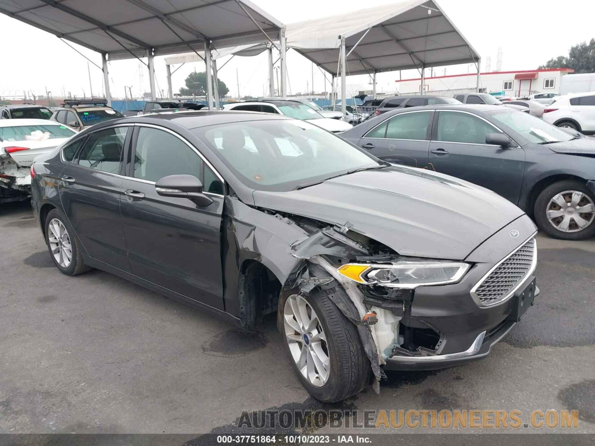 3FA6P0SU3KR174711 FORD FUSION 2019