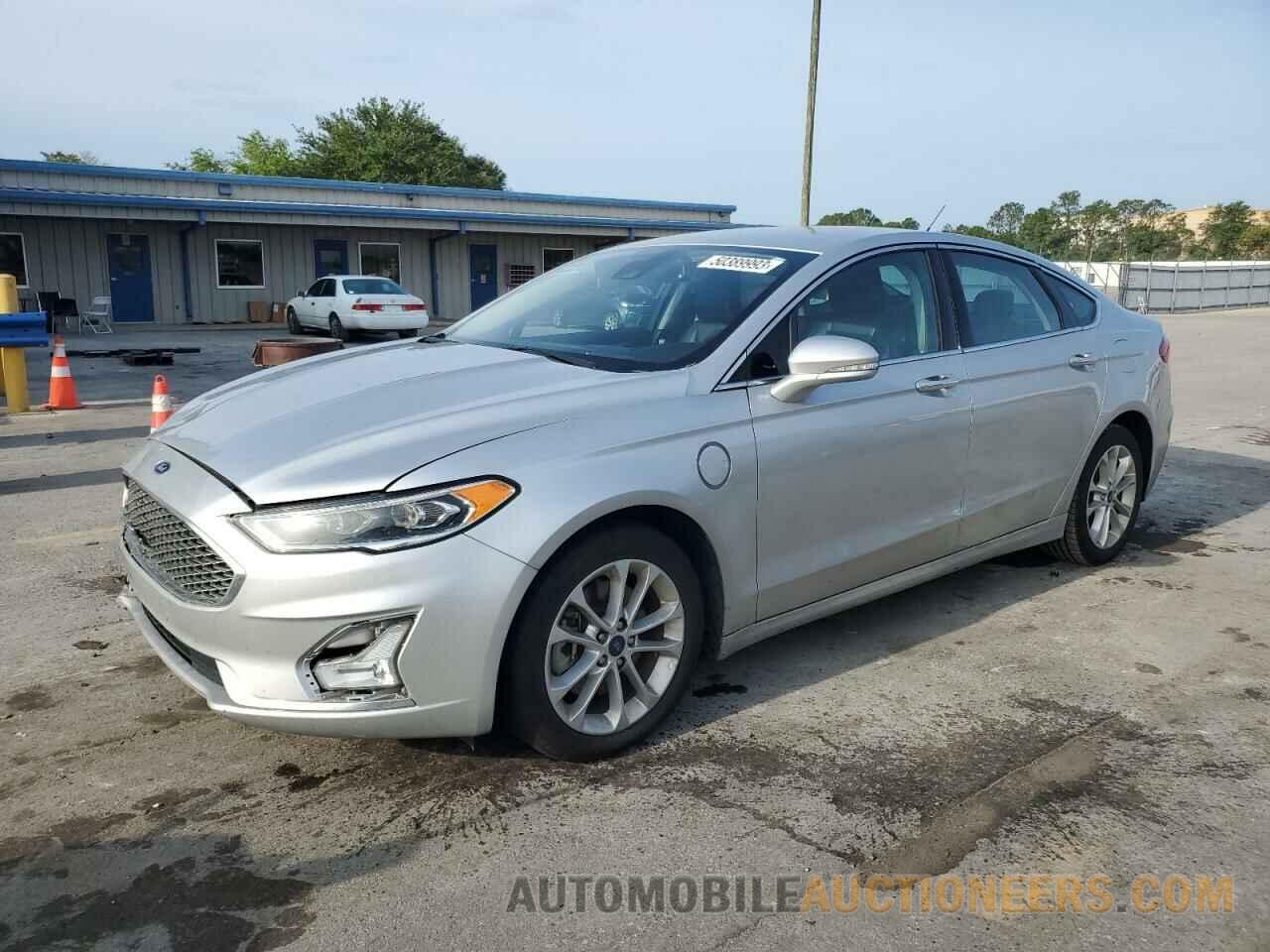 3FA6P0SU5KR144920 FORD FUSION 2019