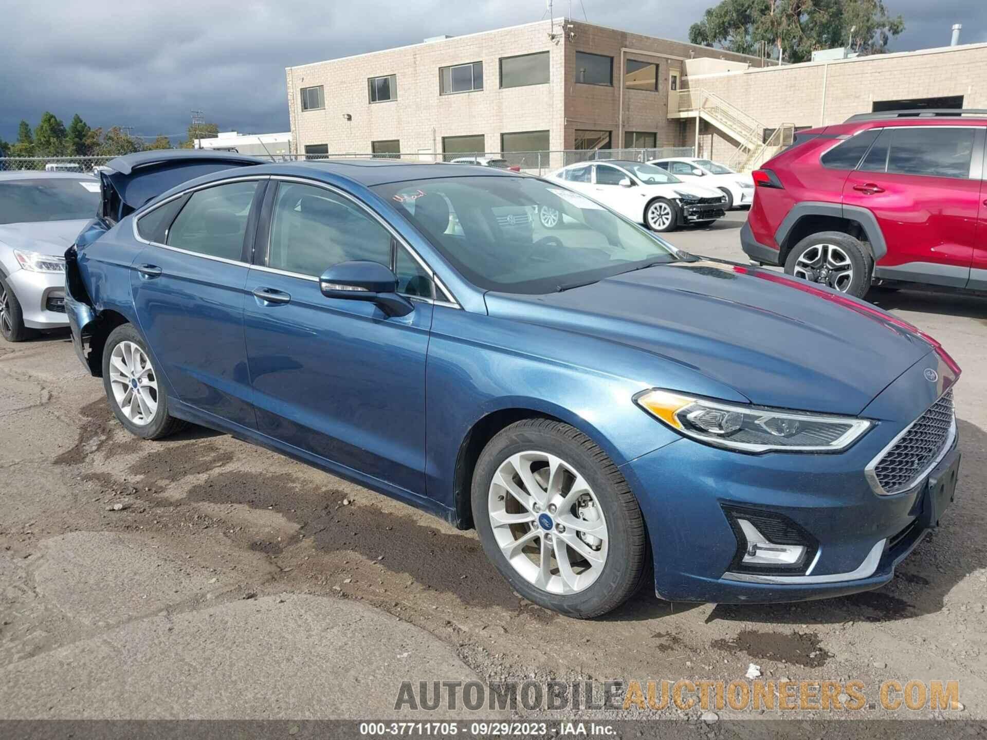 3FA6P0SU5KR178114 FORD FUSION ENERGI 2019