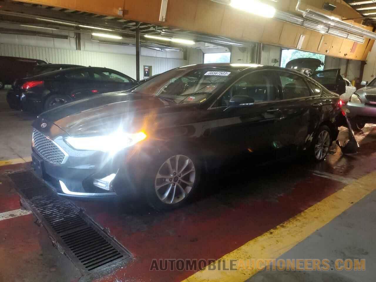 3FA6P0SU5KR245262 FORD FUSION 2019