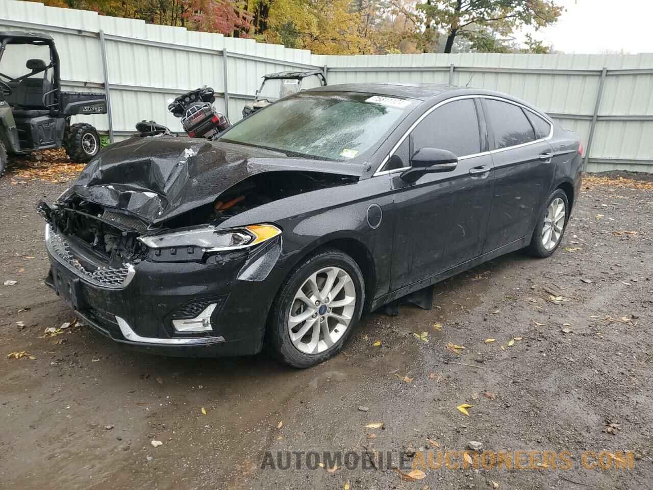 3FA6P0SU5KR279217 FORD FUSION 2019