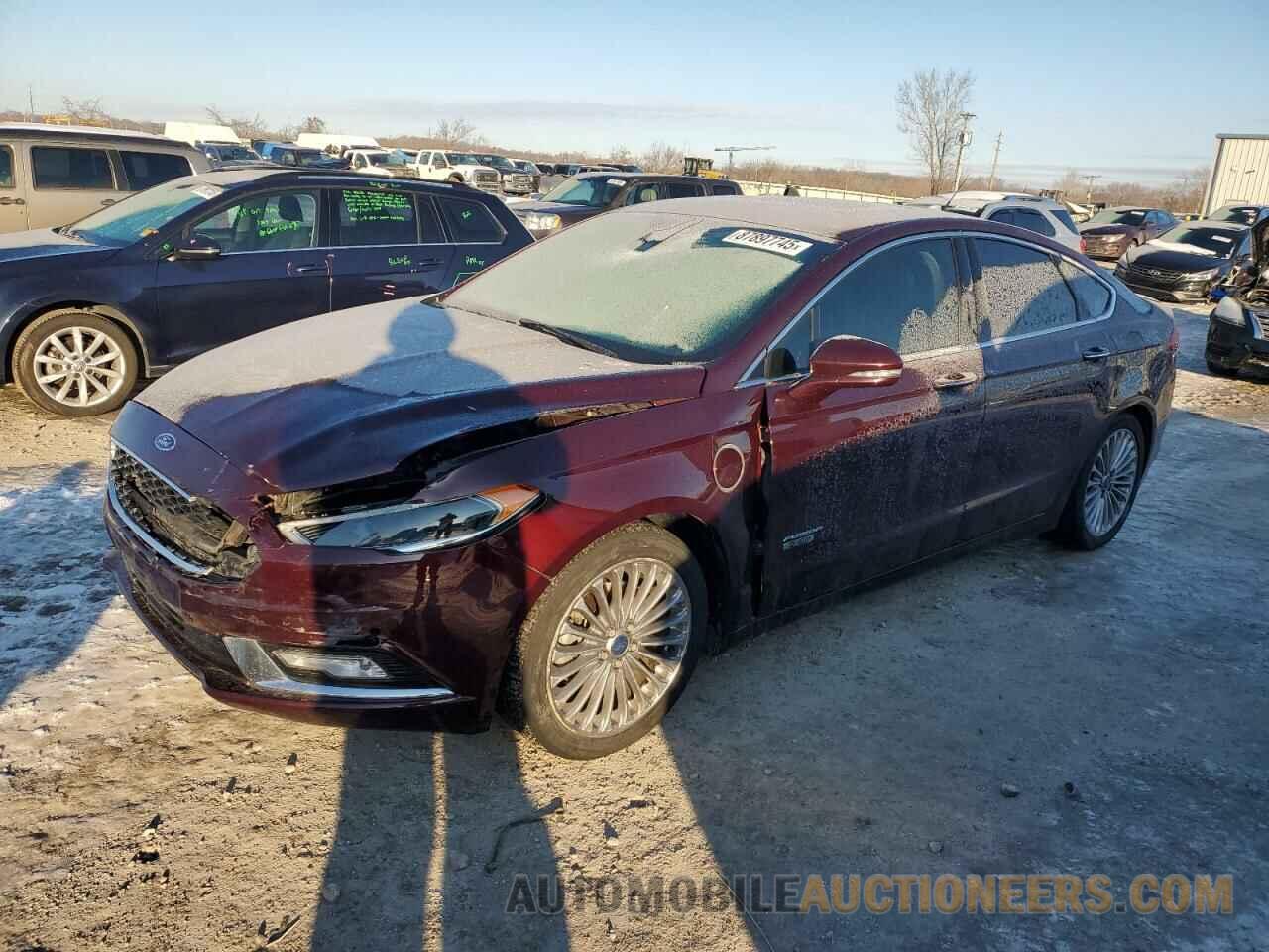 3FA6P0SU6HR191611 FORD FUSION 2017