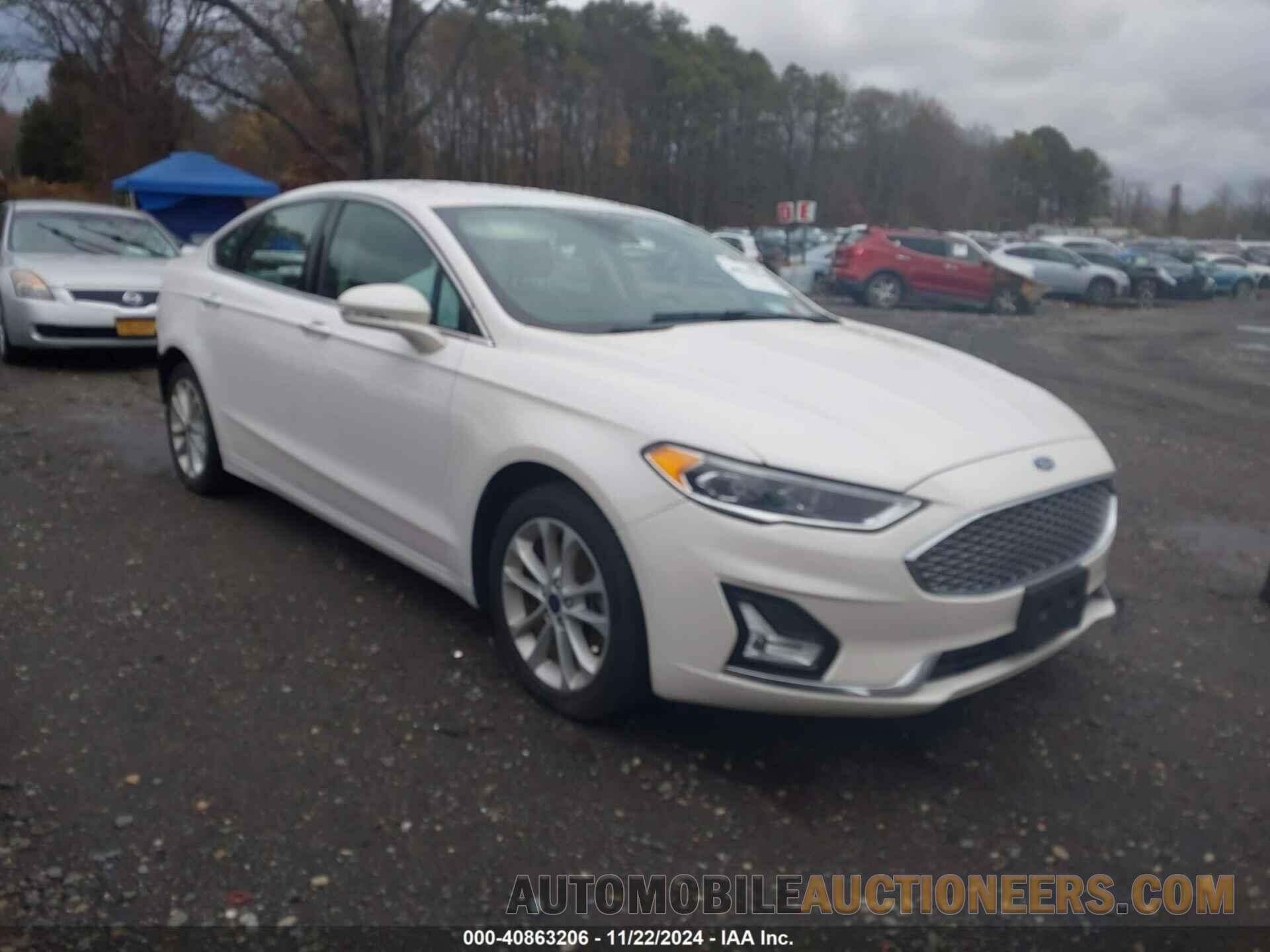 3FA6P0SU6KR157630 FORD FUSION ENERGI 2019