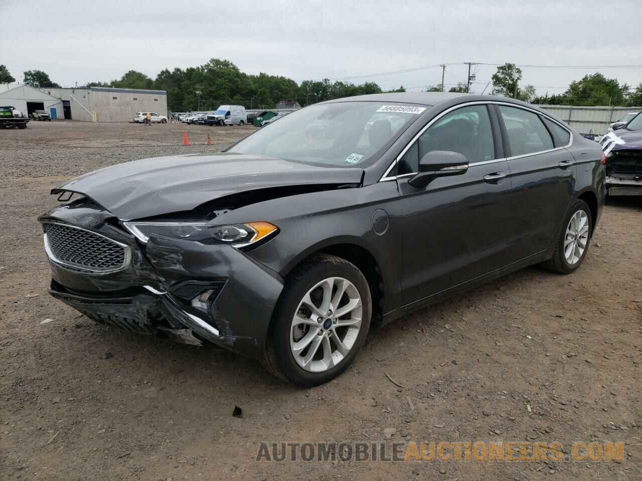 3FA6P0SU7KR153294 FORD FUSION 2019