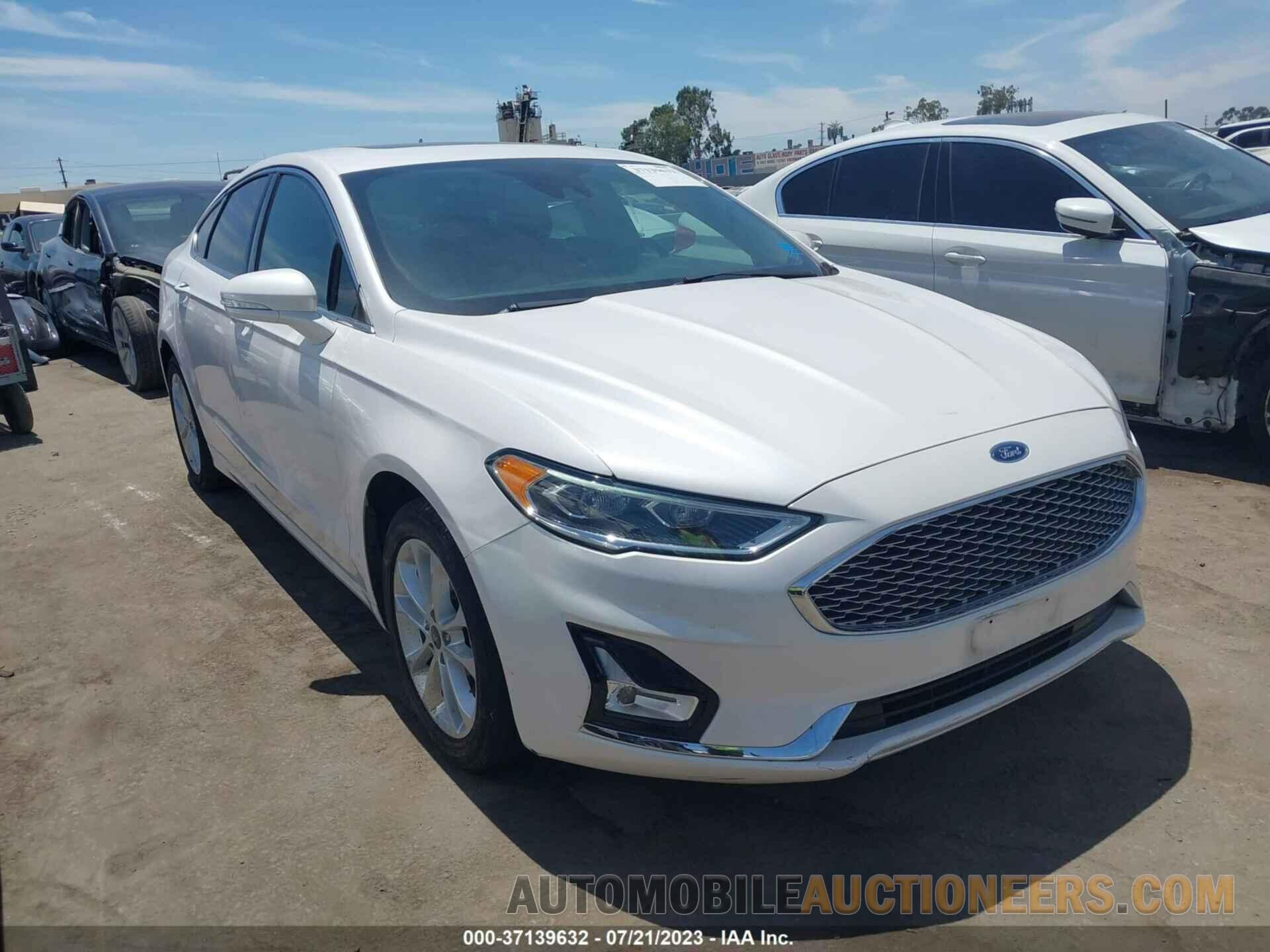 3FA6P0SU7KR175120 FORD FUSION ENERGI 2019