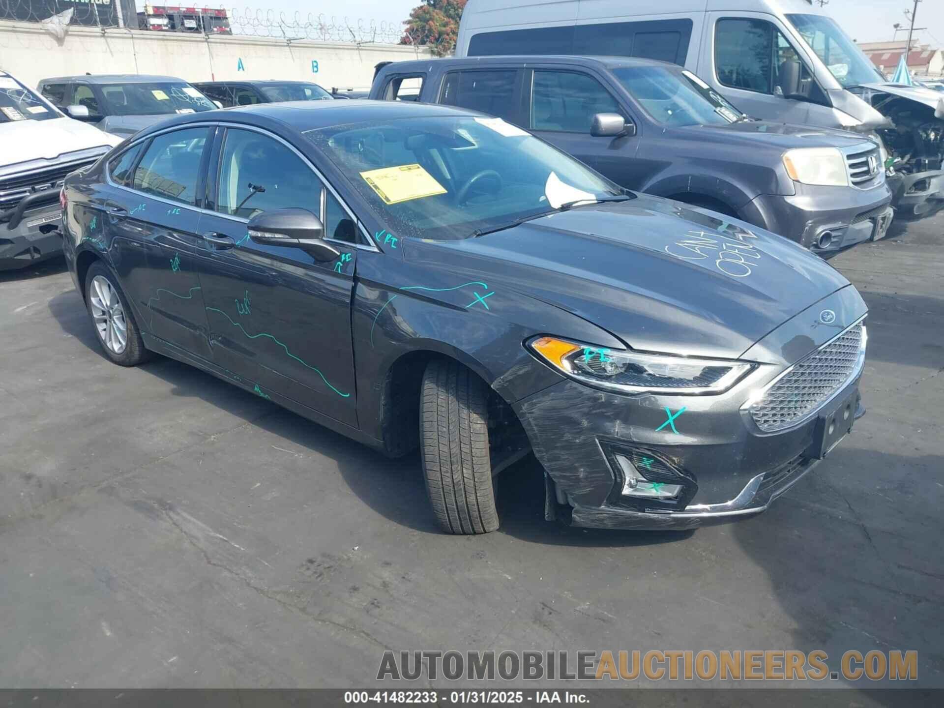 3FA6P0SU7KR177546 FORD FUSION ENERGI 2019