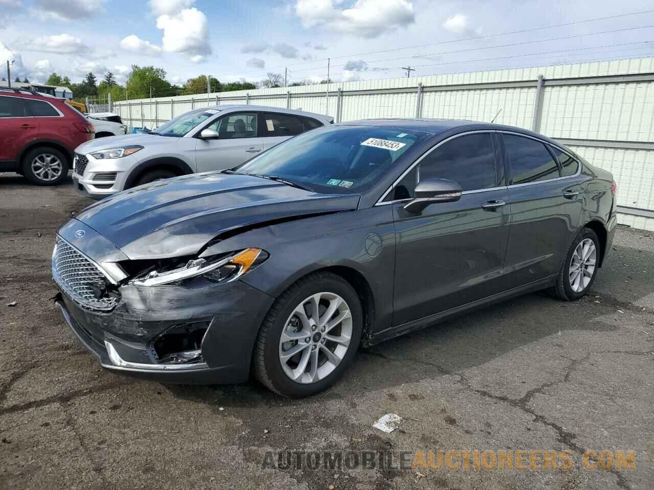 3FA6P0SU8KR245580 FORD FUSION 2019