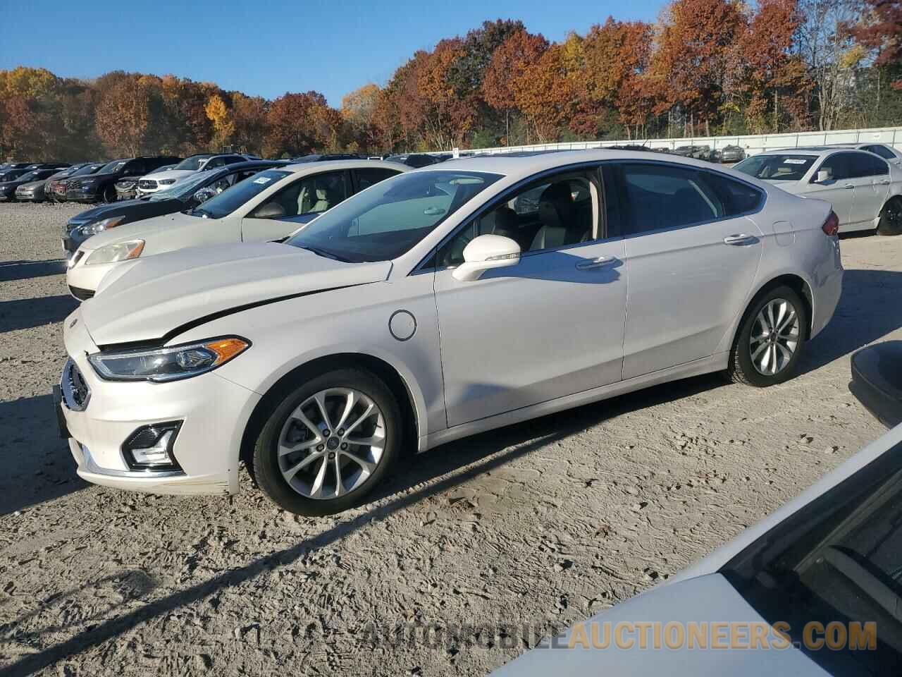 3FA6P0SU8KR266543 FORD FUSION 2019