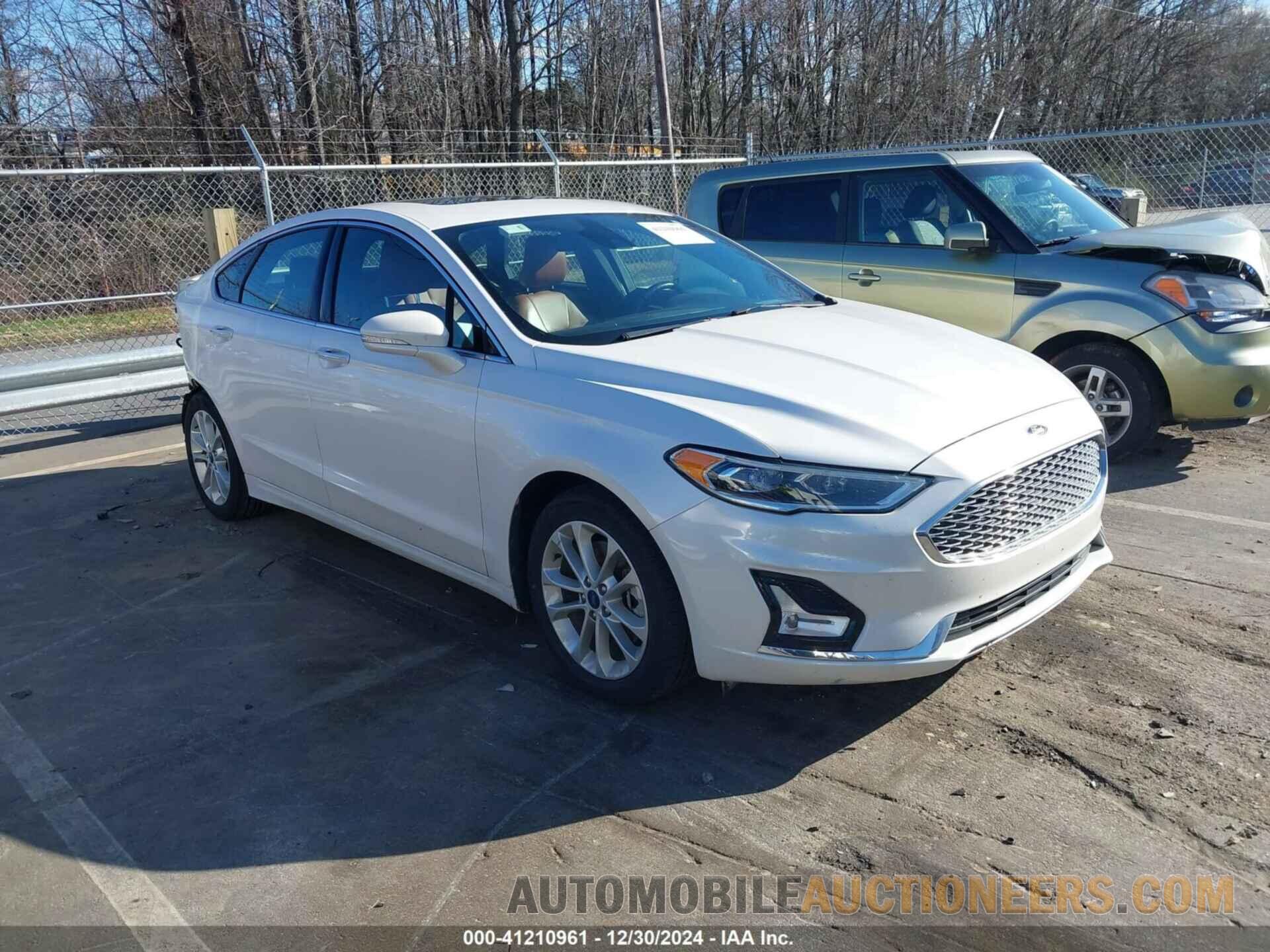 3FA6P0SU9KR103934 FORD FUSION ENERGI 2019