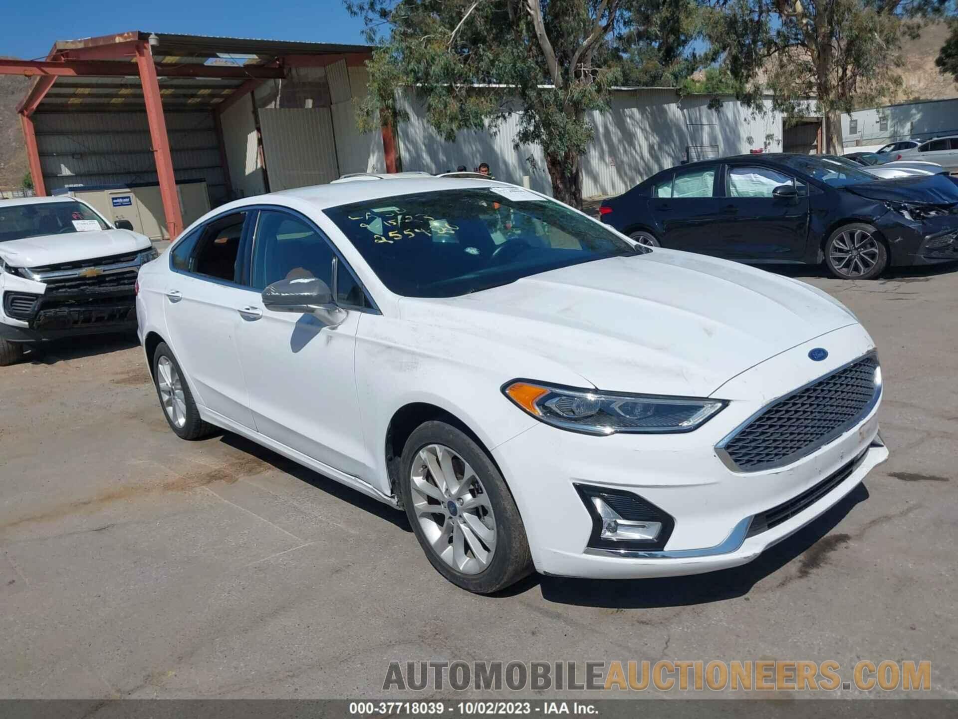 3FA6P0SU9KR175118 FORD FUSION ENERGI 2019