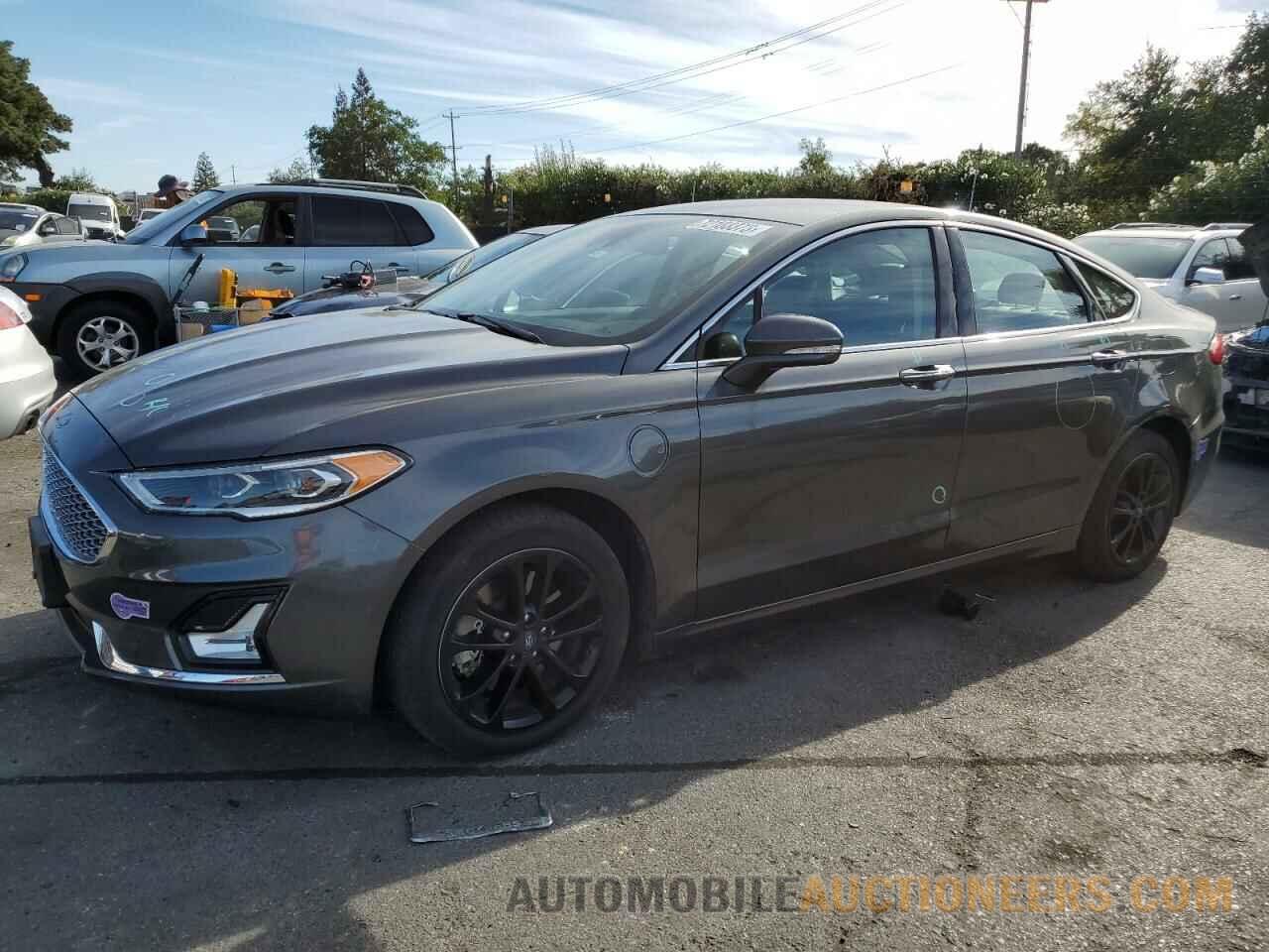 3FA6P0SU9KR252280 FORD FUSION 2019