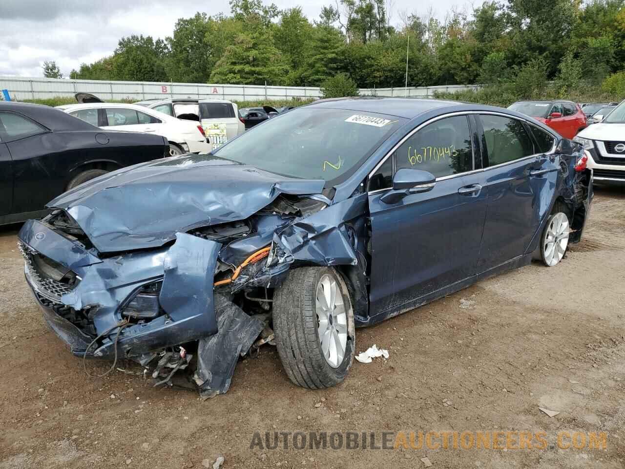 3FA6P0SUXKR215092 FORD FUSION 2019