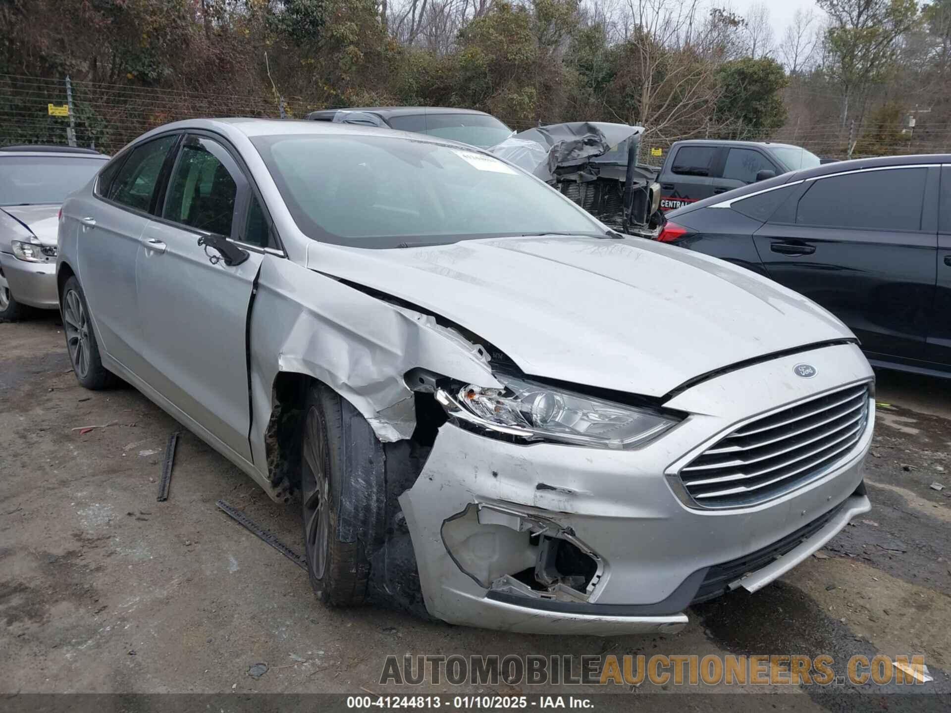 3FA6P0T95KR264713 FORD FUSION 2019