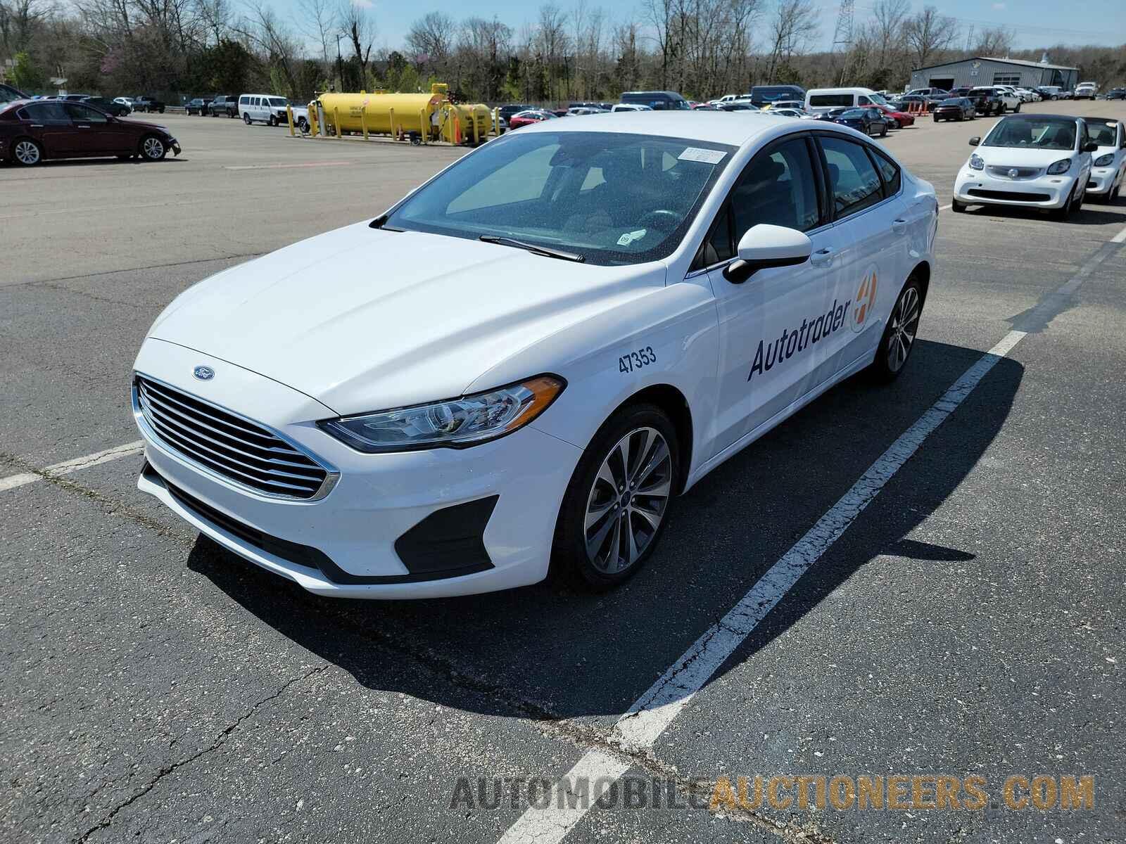 3FA6P0T97KR107572 Ford Fusion 2019