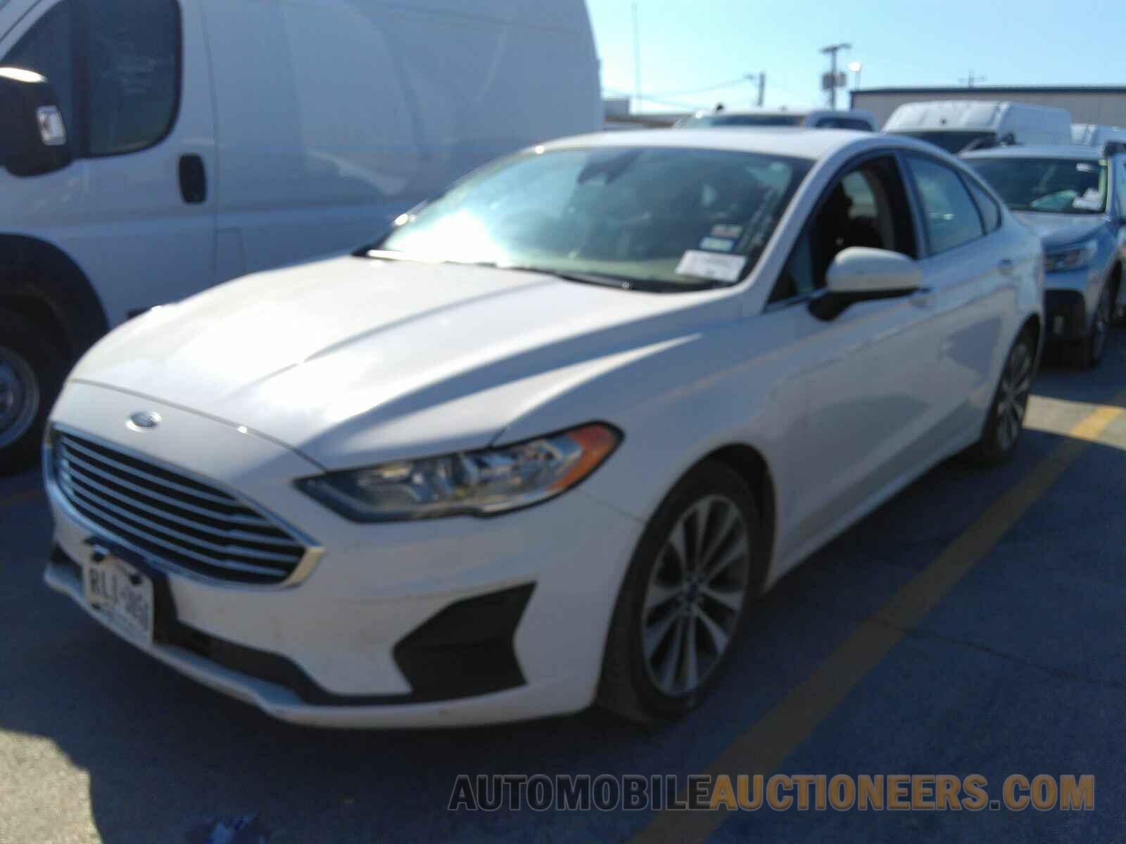 3FA6P0T97KR254135 Ford Fusion 2019