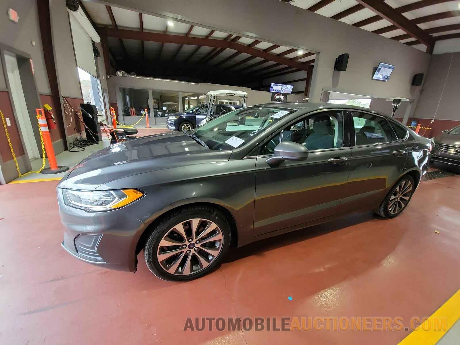 3FA6P0T99KR152447 Ford Fusion 2019