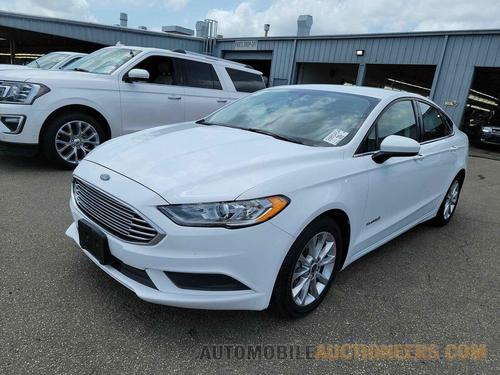 3FA6P0UU8HR231037 Ford Fusion Hybrid 2017