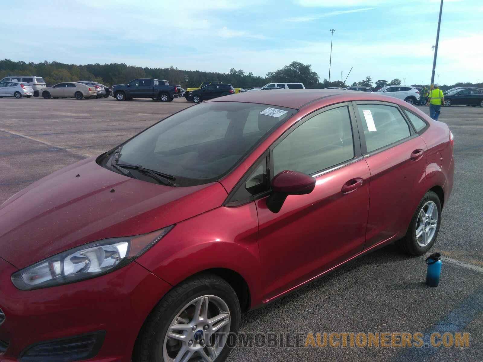 3FADP4BJ0HM122950 Ford Fiesta 2017