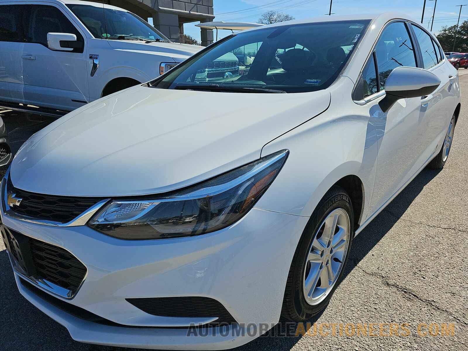 3G1BE6SM2HS607172 Chevrolet Cruze 2017